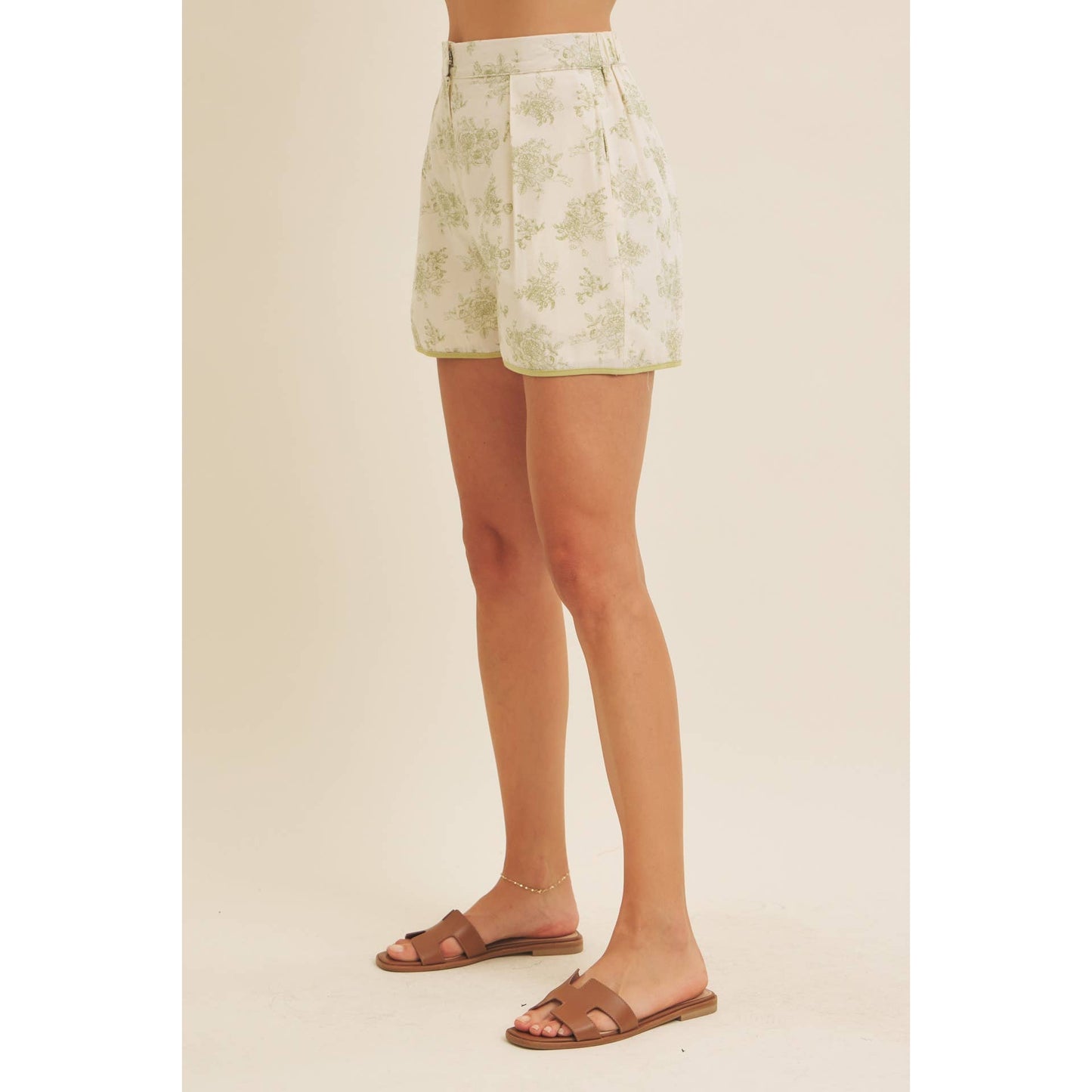 FRENCH RIVIERA COUNTRYSIDE VINTAGE FLORAL SHORTS WITH BACK ELASTIC