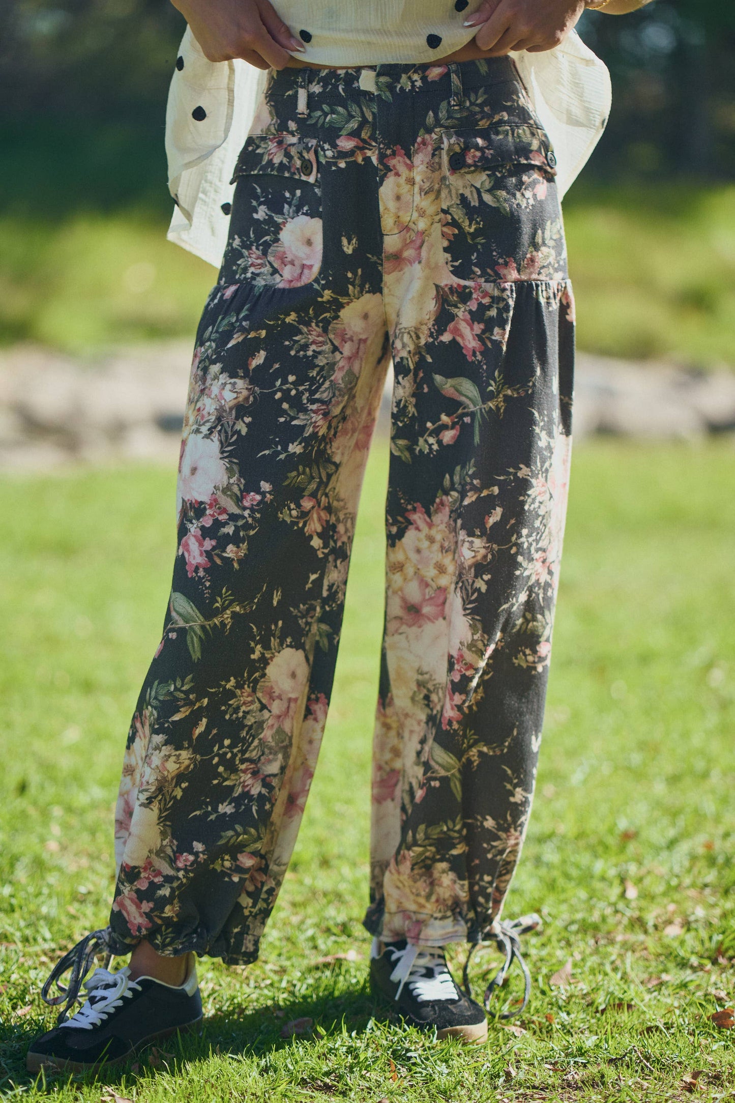 LIBBY FLORAL PRINTED DENIM WIDE MID HIGH WAIST PANT