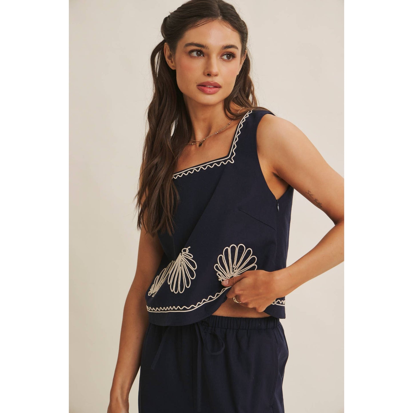 FIJI QUIET LUXURY COASTAL SEASHELL EMBROIDERED WIDE-LEG PANTS AND TOP SET