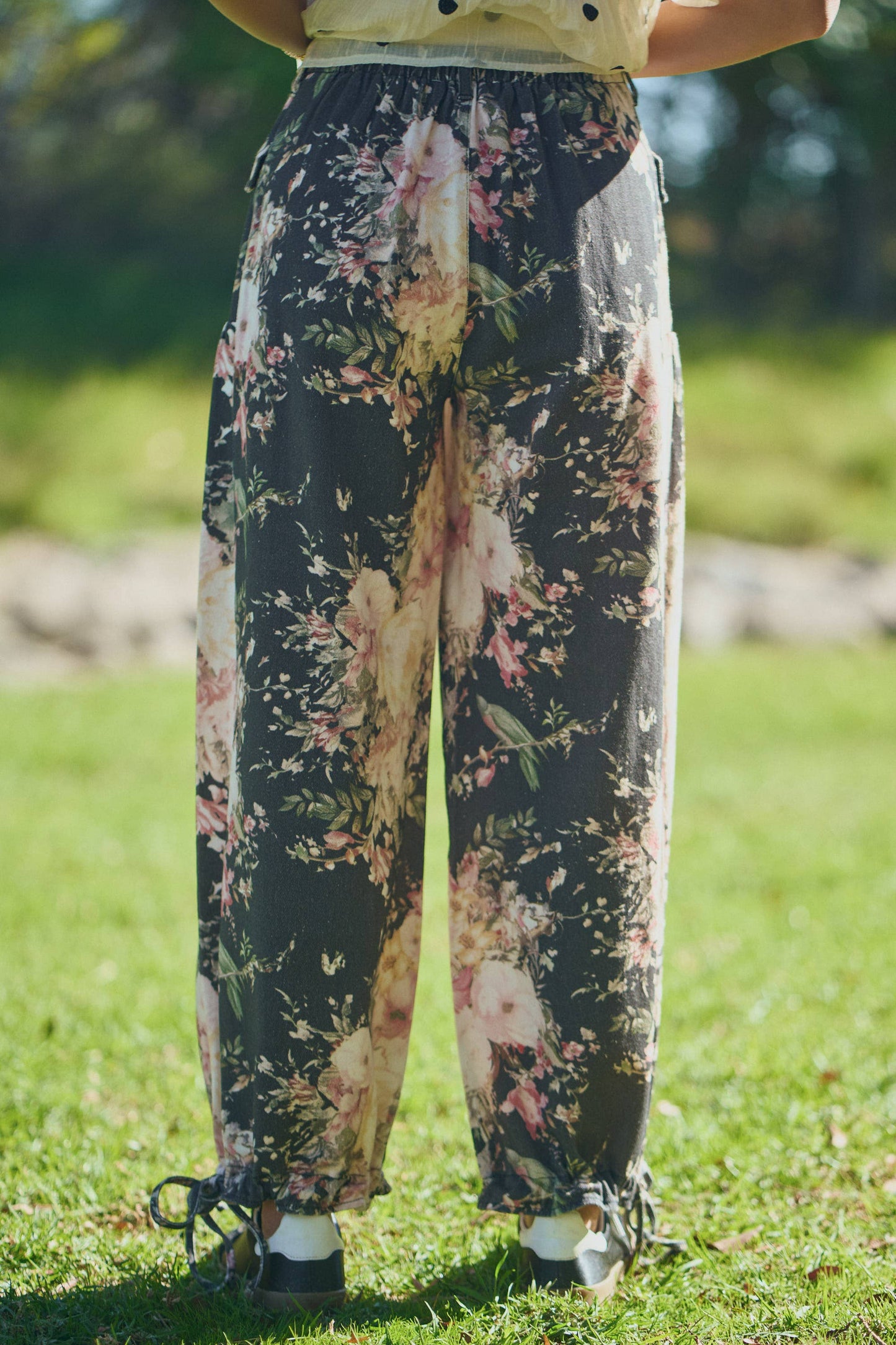 LIBBY PLUS FLORAL PRINT DENIM WIDE MID HIGH WAIST PANT