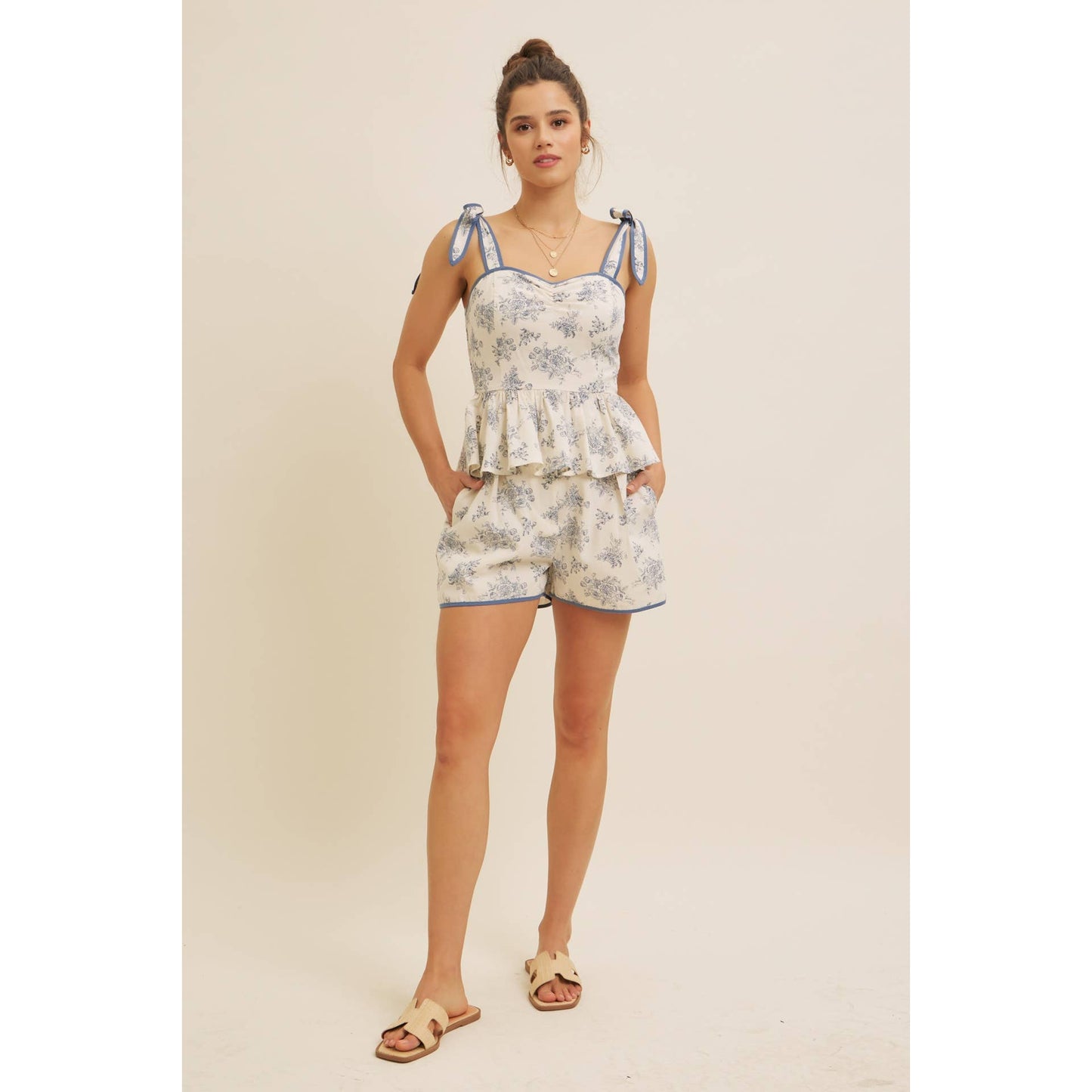 FRENCH RIVIERA COUNTRYSIDE VINTAGE FLORAL SHORTS WITH BACK ELASTIC