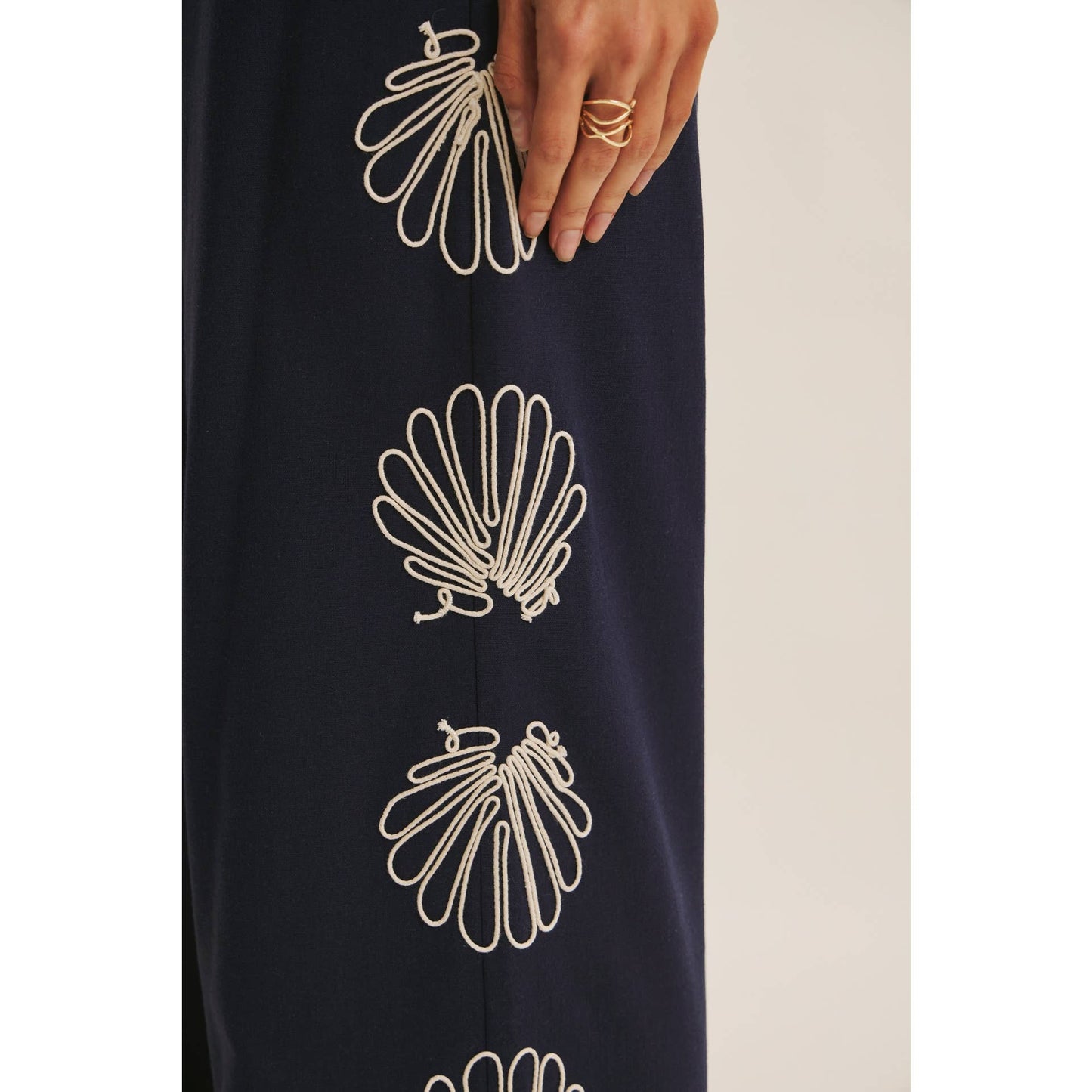 FIJI QUIET LUXURY COASTAL SEASHELL EMBROIDERED WIDE-LEG PANTS AND TOP SET