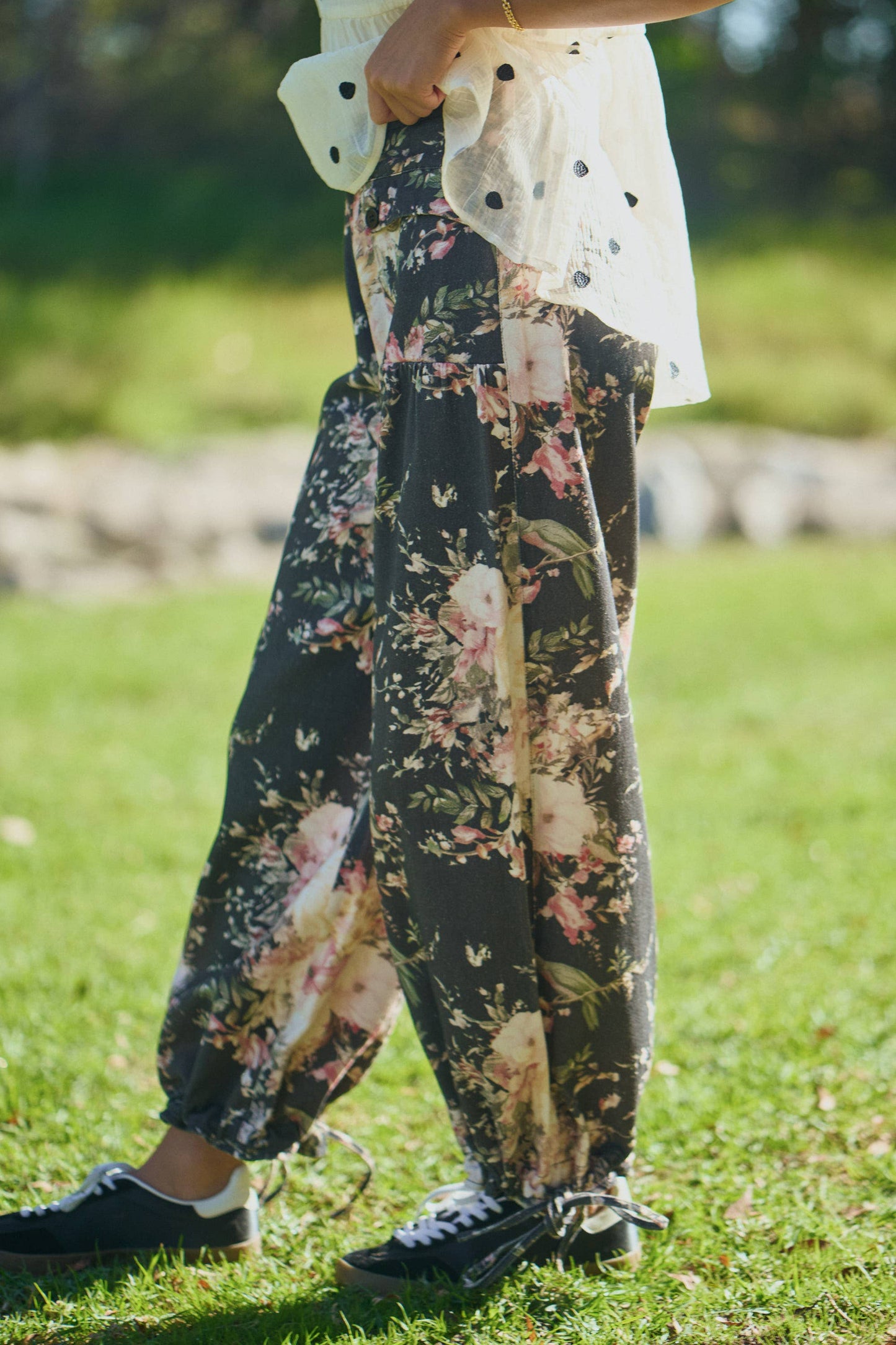 LIBBY PLUS FLORAL PRINT DENIM WIDE MID HIGH WAIST PANT