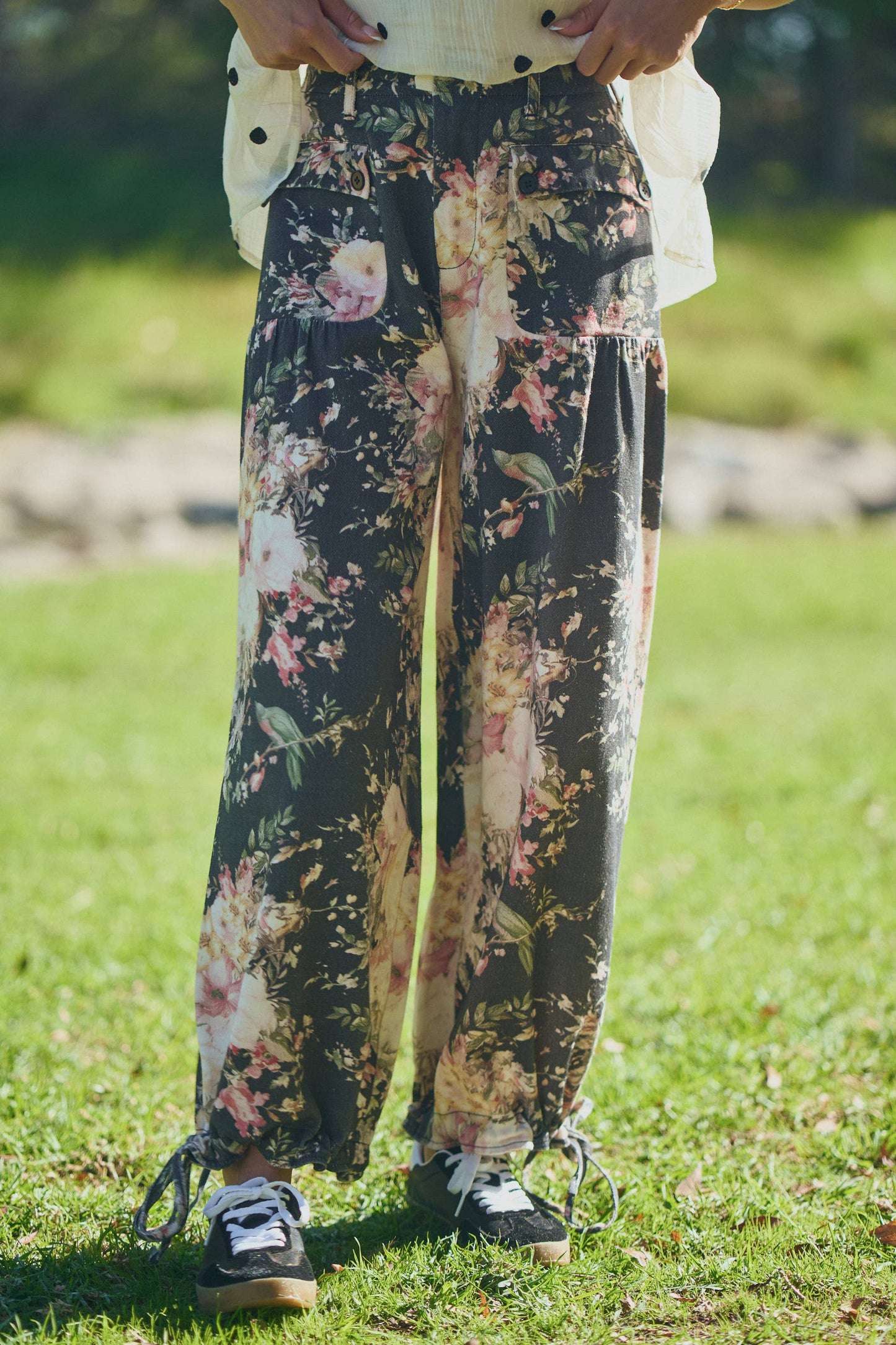 LIBBY PLUS FLORAL PRINT DENIM WIDE MID HIGH WAIST PANT